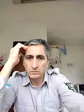 Alejandro83bsf live cam on StripChat