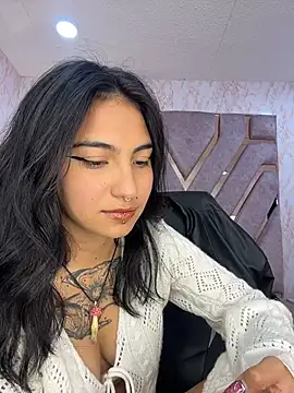 Velvet_Mysstic webcam