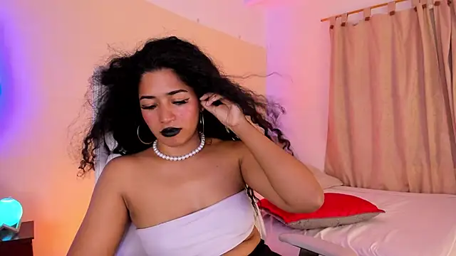 Nadia-Monroe
