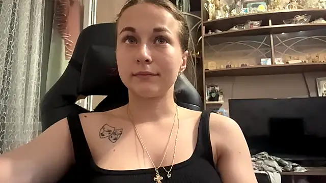 TaIliedGuest live cam on StripChat