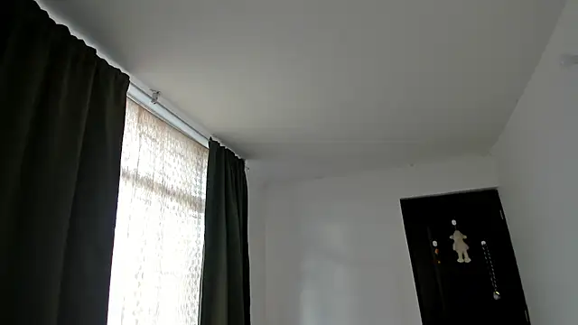 lucia_fuster (F young) - Naked 5 min