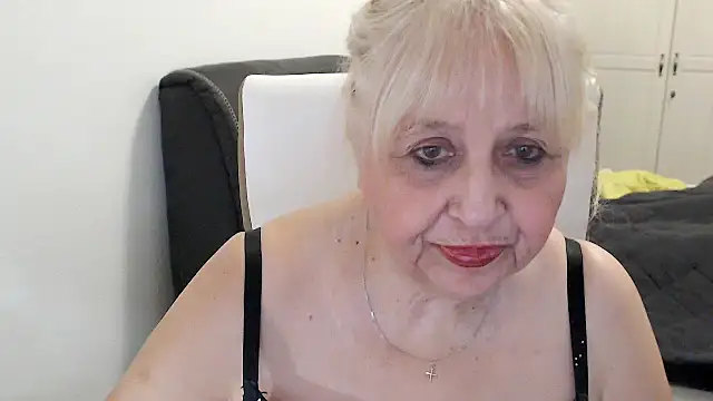 SusiLifeXXX webcam