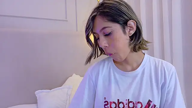 ZoeyPetit webcam
