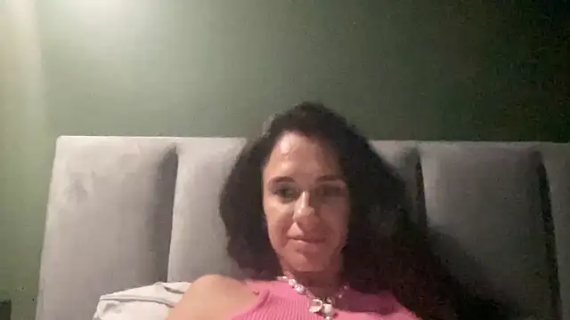 Omelvia live cam on StripChat
