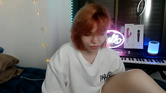 olivka-flower live cam on StripChat