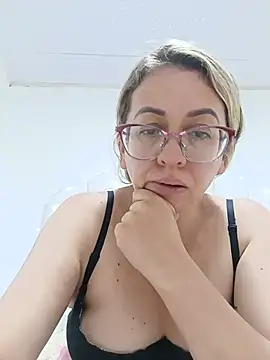 miss_hanna07 live cam on StripChat