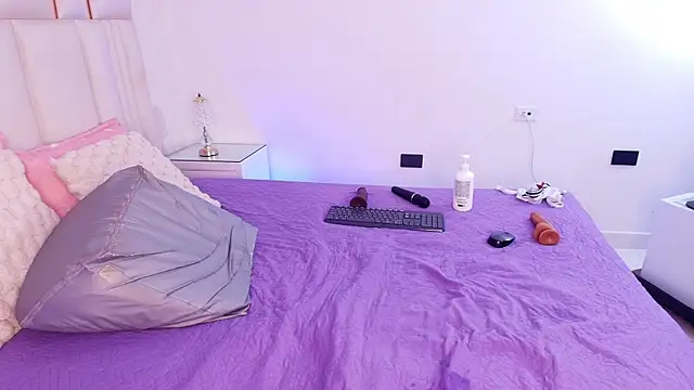 alanarose18 live cam on StripChat