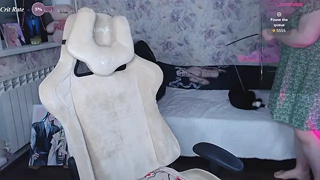 Estelle_Hicks webcam