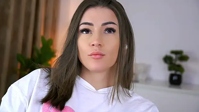 AishaSins webcam