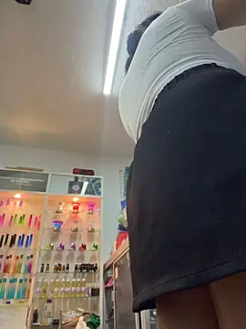 ISABELLA__LUNA webcam