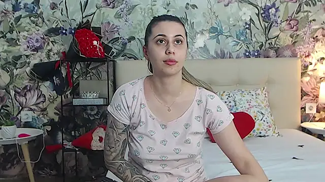 rosediamond06 - RoseDiamond06's free webcam - UK Sex Cams