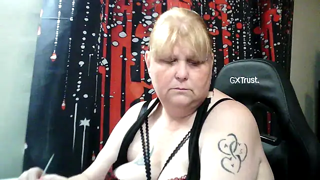 Sylviastar46 live cam