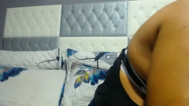 SEXYBUSTYEBONYXX webcam