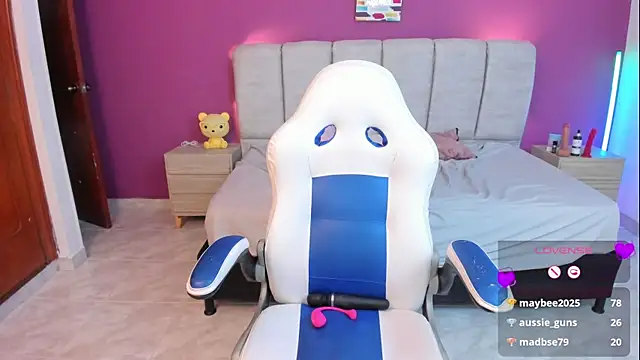 Mia_Pinkyy webcam