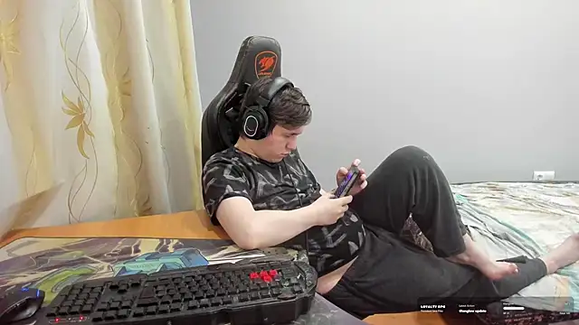 iliaskrislove live cam on StripChat