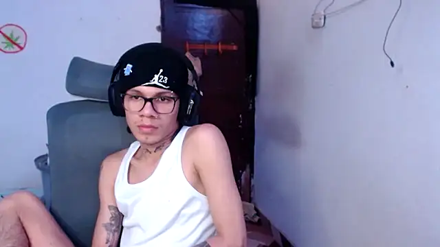 andy_dan18 live cam on StripChat