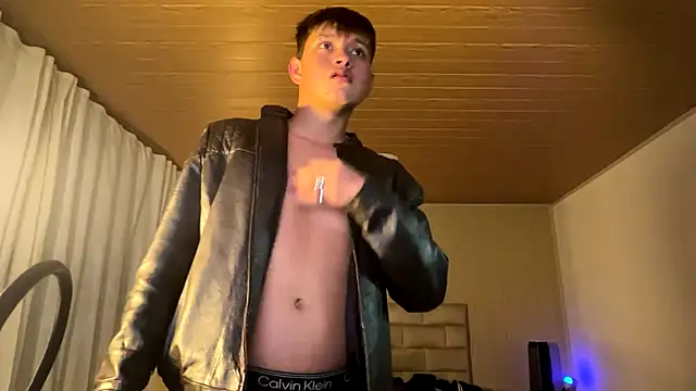 Alan_Ferrato live cam on StripChat