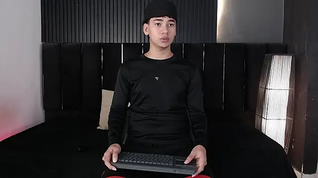 Dominic_ghost live cam on StripChat