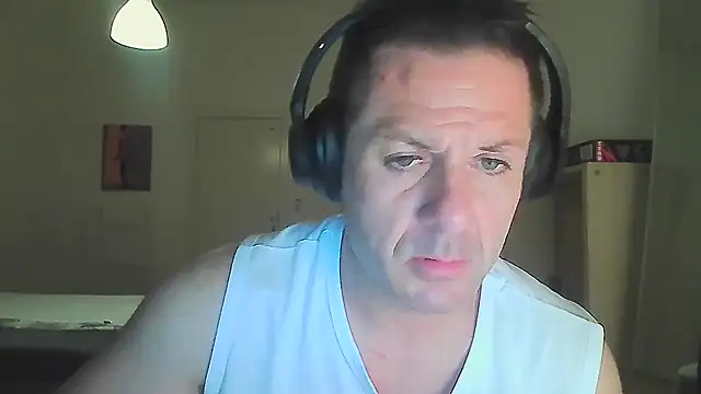 SwimAround2025 live cam on StripChat