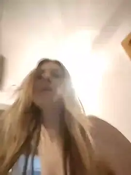 ErinWatt99 live cam on StripChat