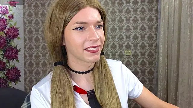 Anna_inHear live cam on StripChat