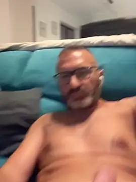 ivandotato23 live cam on StripChat