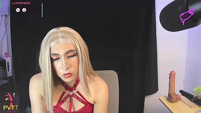 naughty_trans_dolls webcam