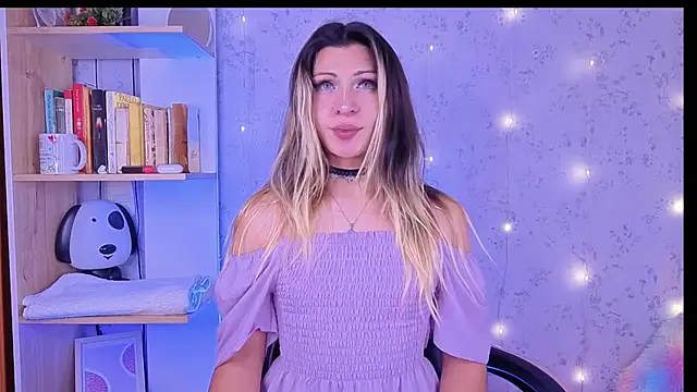 _Alexaavandercloude live cam on StripChat