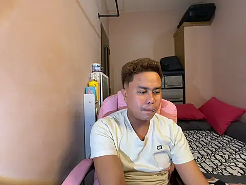 MHART-12 live cam on StripChat