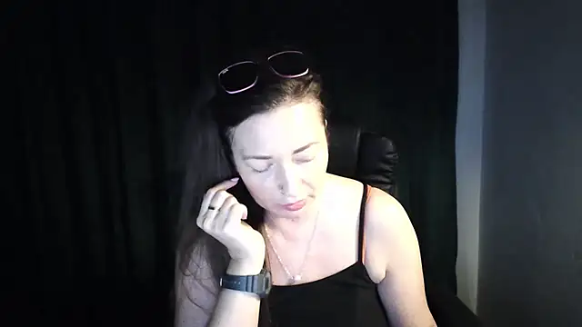 NoraMilf live cam on StripChat
