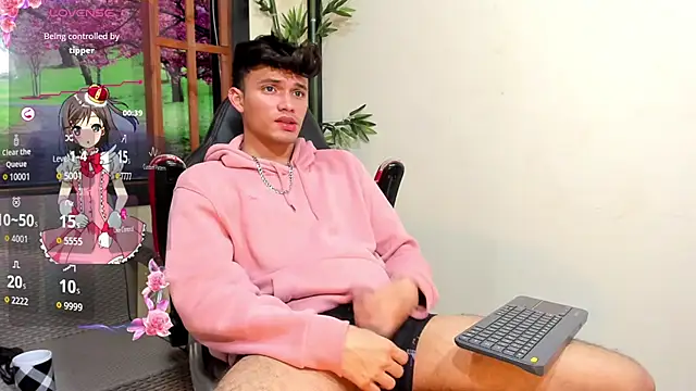 alexgod- live cam on StripChat