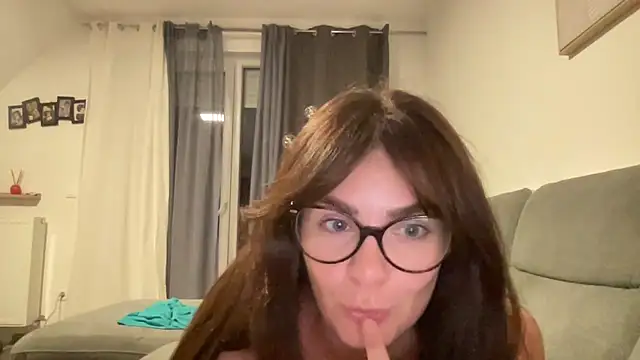 elodie31nue webcam