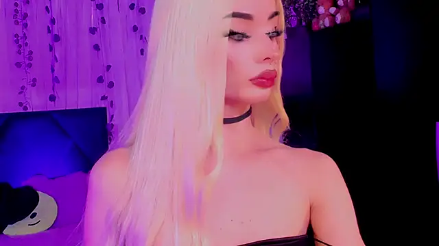 Irina_milkmaid live cam on StripChat
