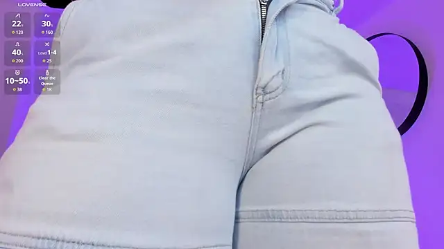 AmbarJames_ webcam