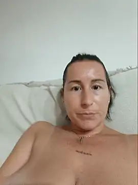 bichota85 (F milf) - Meter polla en el coño+ videos