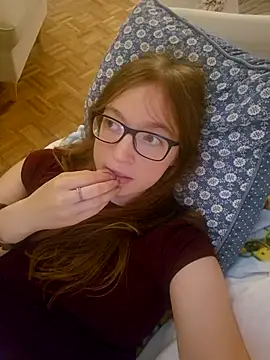 Freaky-Doll webcam