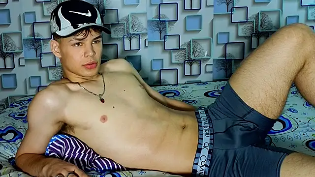 LoganSteel_ live cam on StripChat