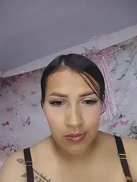 Dulce_milk live cam on StripChat