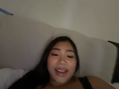 TitiTinyThai live cam on StripChat