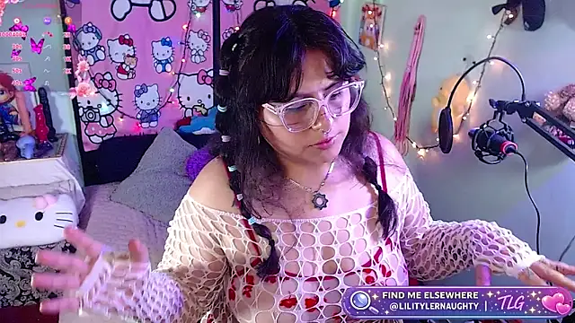Lulu_Pup live cam on StripChat