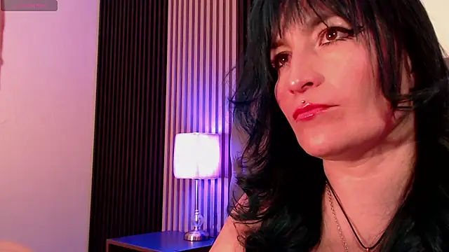 alicia_moom live cam on StripChat