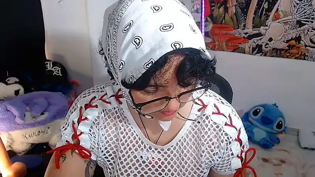 isabeautyx19 live cam on StripChat