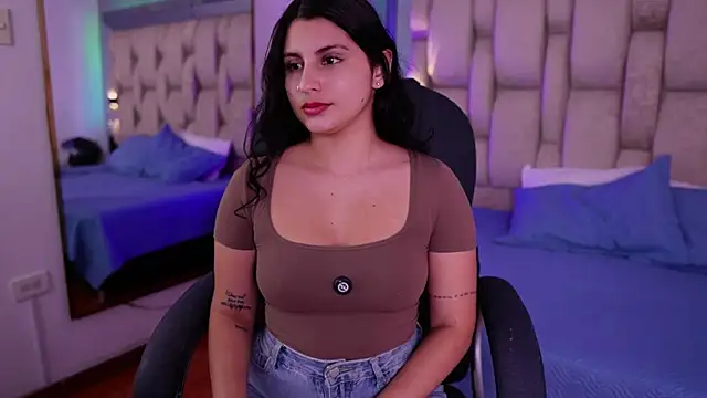 Luu_Princess live cam on StripChat