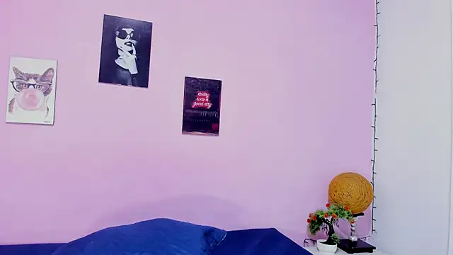 sexynova_93 live cam on StripChat