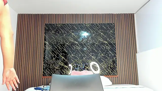 Karla18_ live cam on StripChat