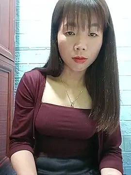 AmyLinee01 live cam on StripChat
