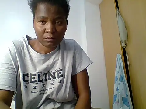 Queen_samaa live cam on StripChat
