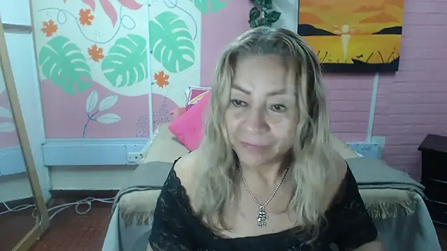 ZAMANTHA live cam on StripChat