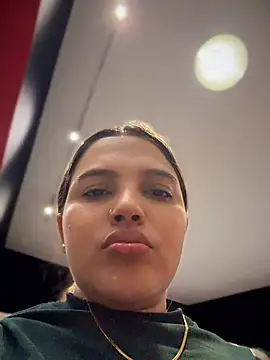 colibri_xxx (F young) - TITS OUT IN THE MALL