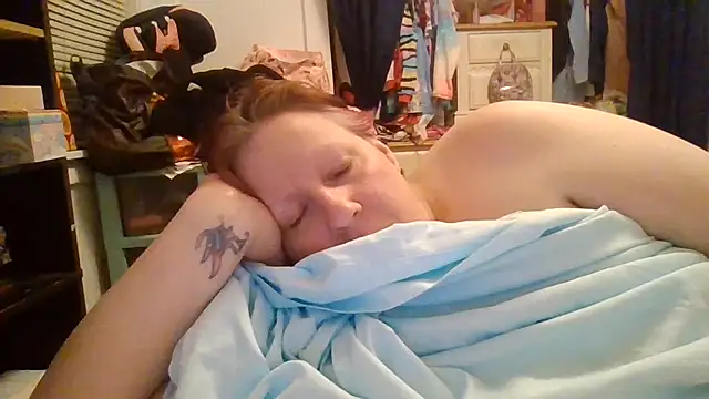starlight1983 live cam on StripChat